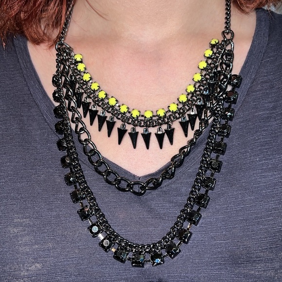 Avon Multi-Strand Gunmetal & Citrine-Look Necklace with Matching Earrings - Picture 4 of 4